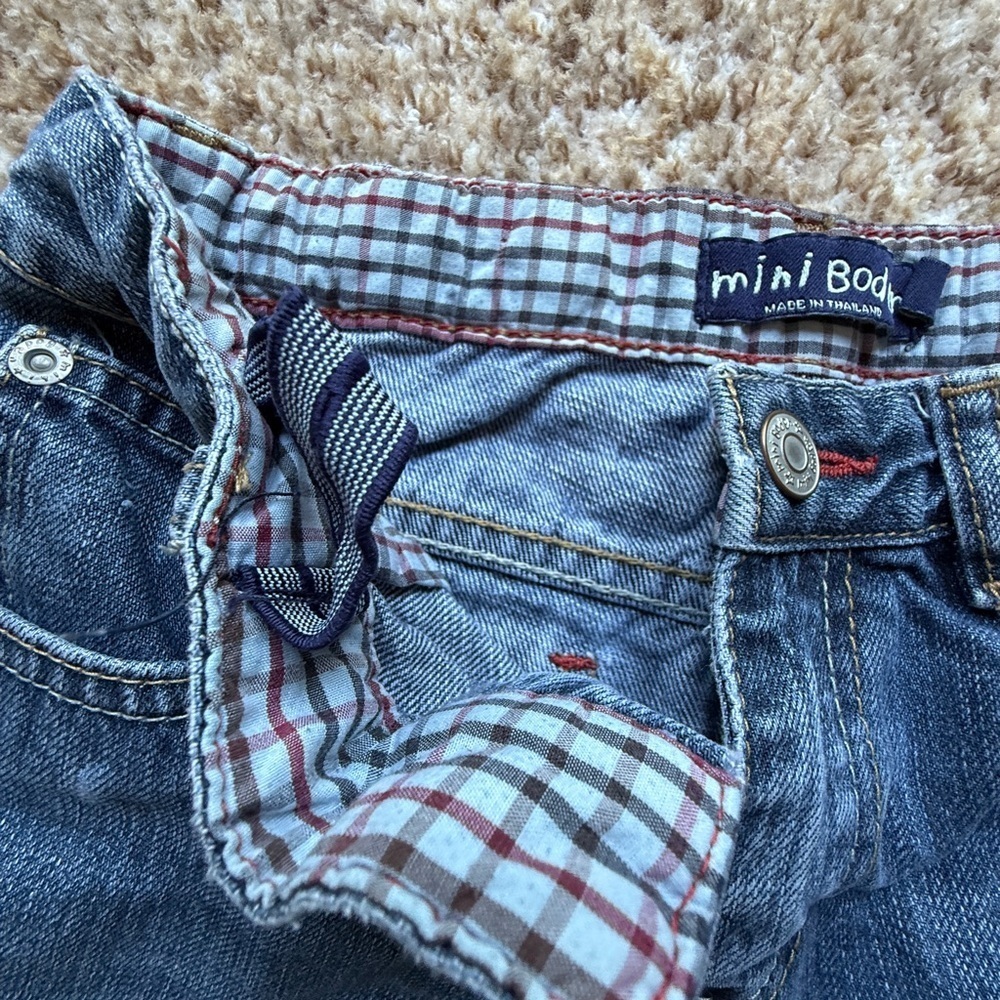 Boys Mini Boden Jeans size 10, distressed and intentional rip in jeans - Picture 5 of 6